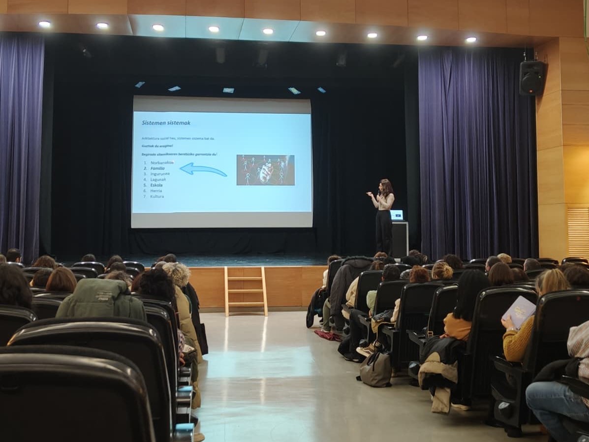 42fd96f5-35ca-408f-99ca-28a6e3c5f736