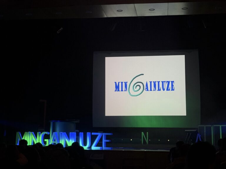 8b2b5981-8e15-4904-bb12-33da351dfa49